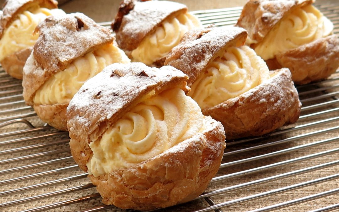 Choux à la crème à la lavande