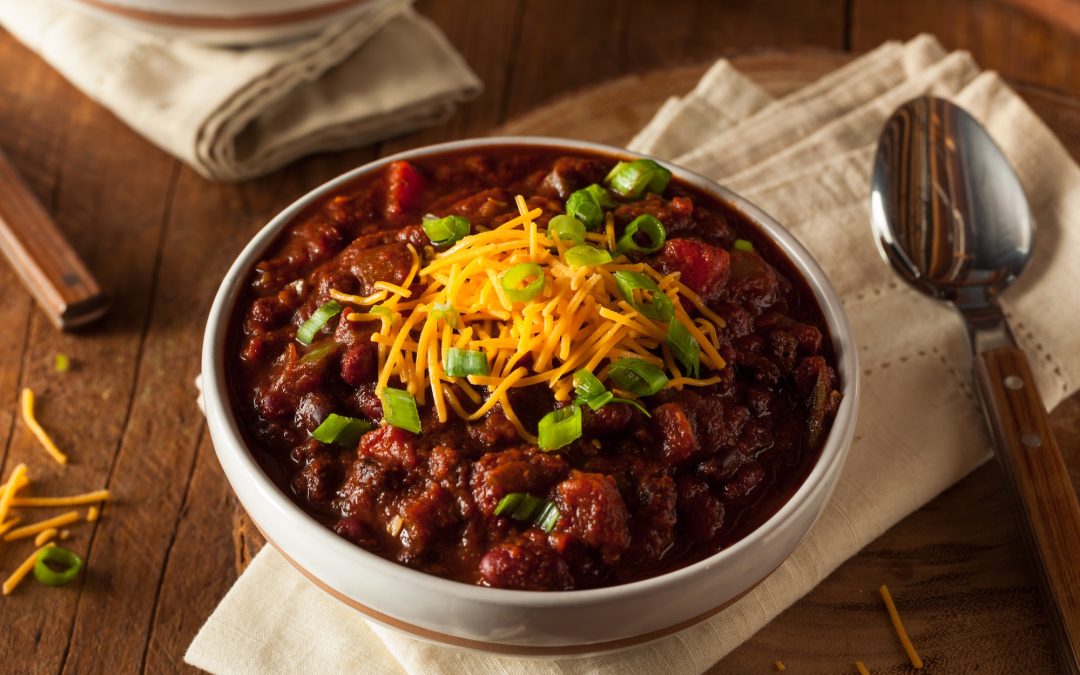 Chili végétarien sucré-pimenté aux haricots noirs et patate douce